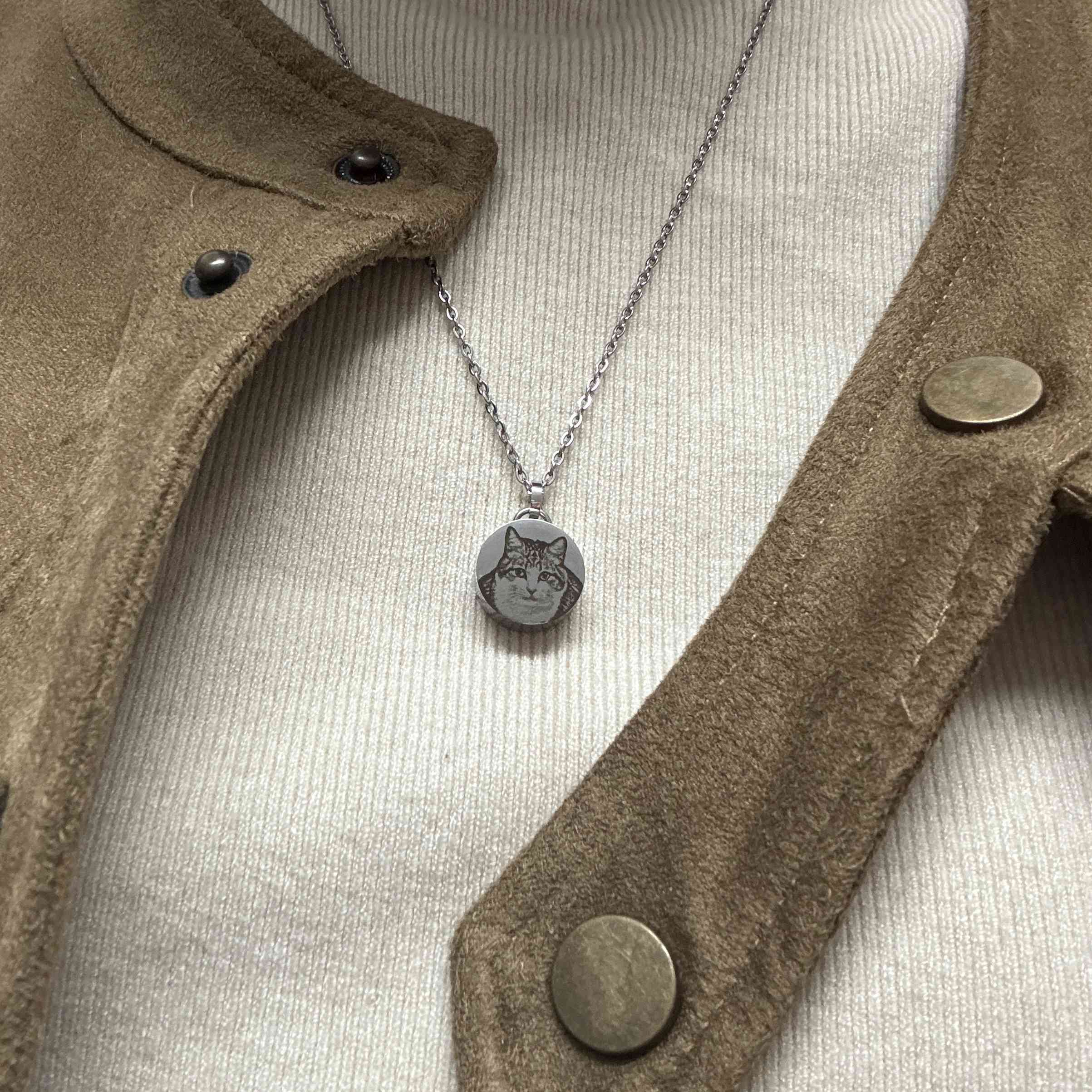 Pet Hair Memorial Pendant - SixCat